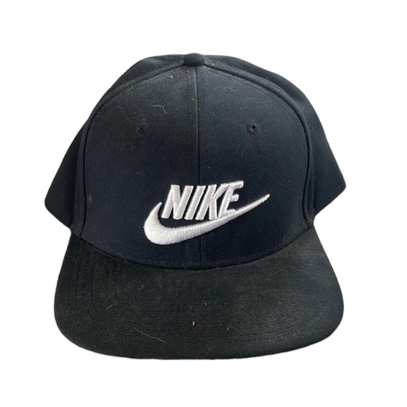 Nike Dri-Fit Black and White Adjustable Hat. - Picture 1 of 4